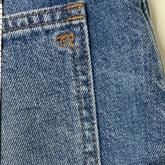 Madewell Rigid Denim A-Line Mini Skirt in Hughes Wash: Button-Front Edition 27 - Picture 11 of 16